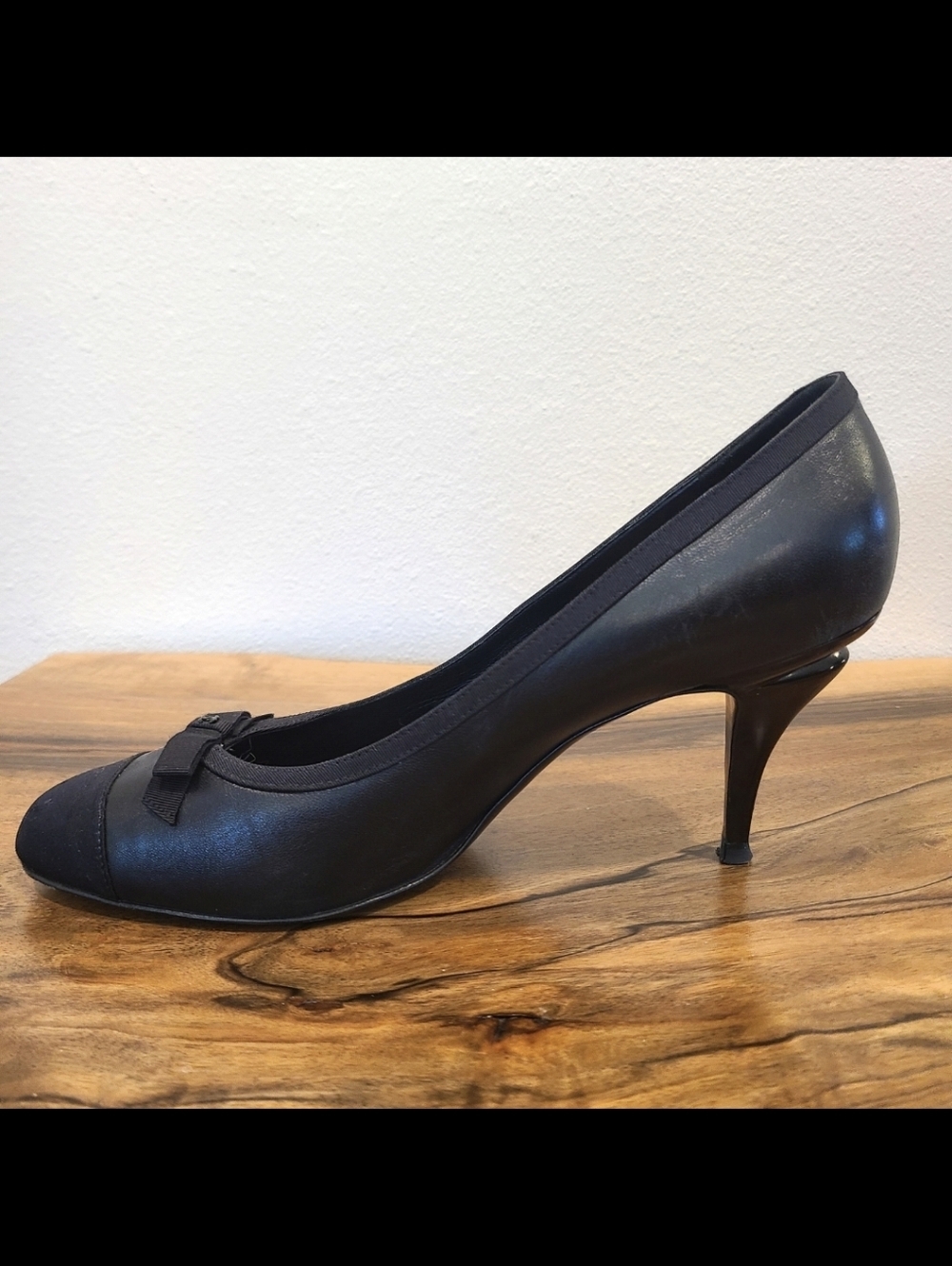 Chanel Black Leather Bow Cap Pump Heels - Picture 11 of 15